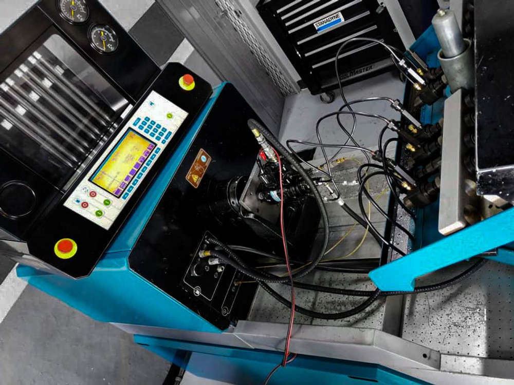 Banco de pruebas con panel de control